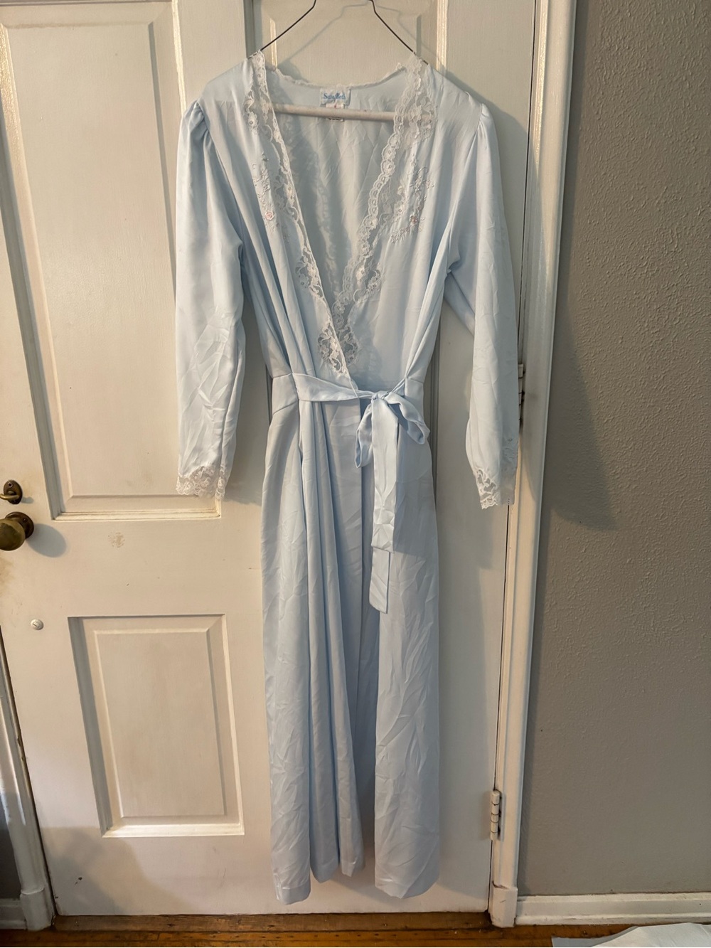 Sara Beth Vintage Blue Wrap Robe Tie Belted Lace Trim Embroidered Long Sleeve M